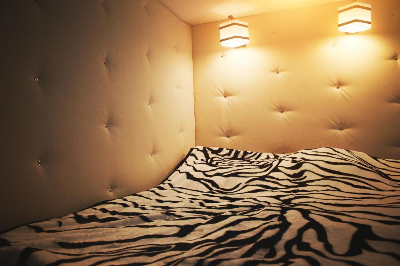 Apartment In The City Center Mini Ивано-Франкивск Екстериор снимка